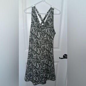 Eddie Bauer Womens Harmony Athletic Dress green/white Sz M Tropical Leaf Print